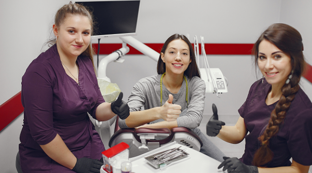 beautiful-girl-sitting-dentist-s-office (