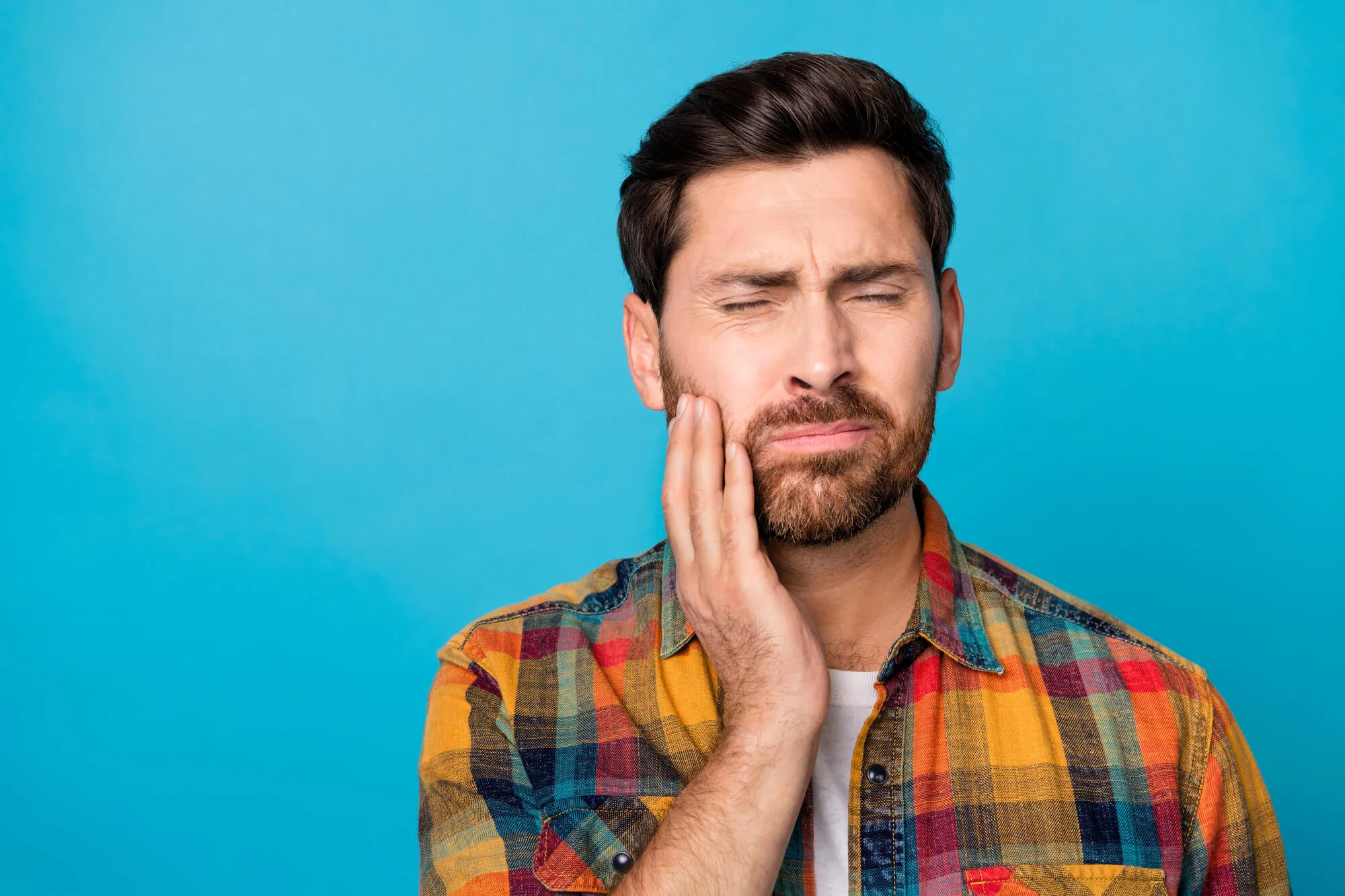 When to Call an Emergency Biological Dentist Instead of Waiting It Out