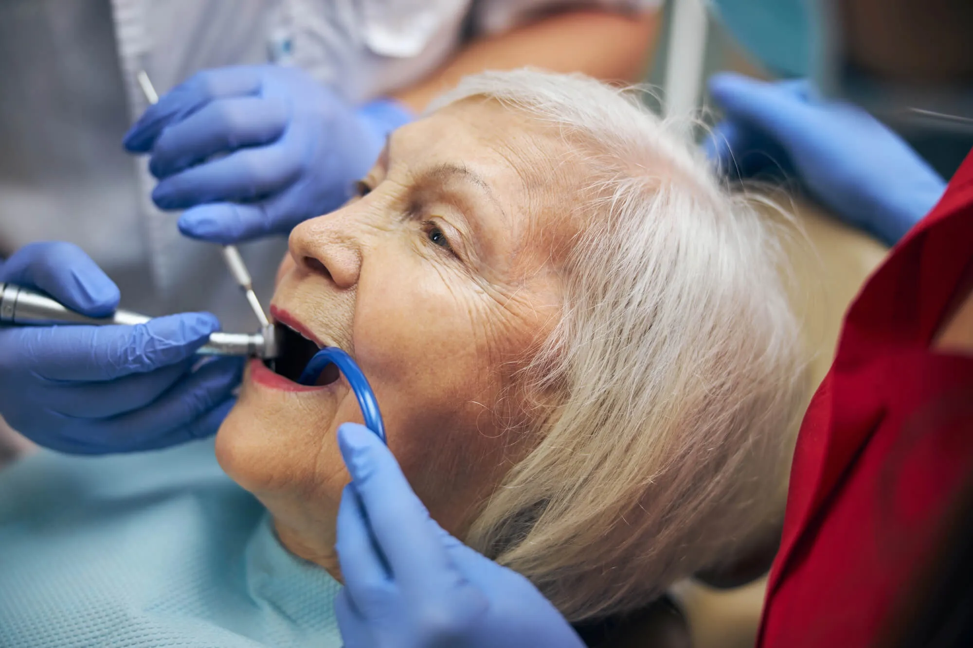 Emergency biological dentist in the office